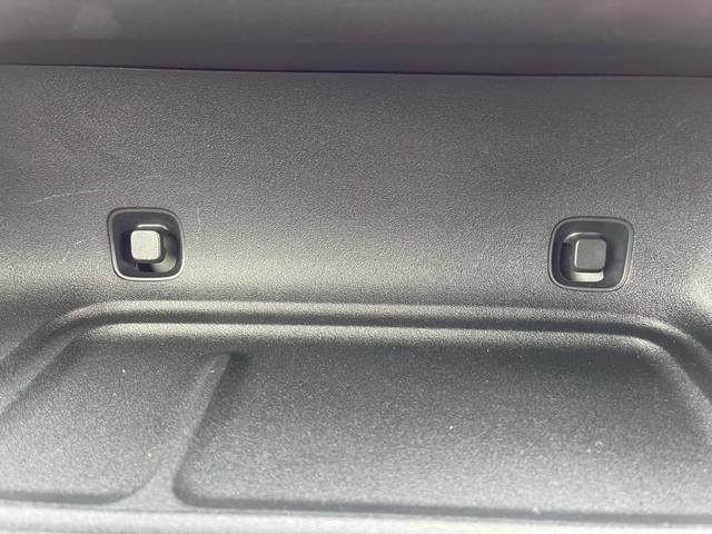 シエンタ Z ドライブレコーダー バックカメラ ナビ オートクルーズコントロール レーンアシスト 衝突被害軽減システム 両側電動スライドドア LEDヘッドランプ スマートキー CVT アルミホイール USB 記録簿(59枚目)