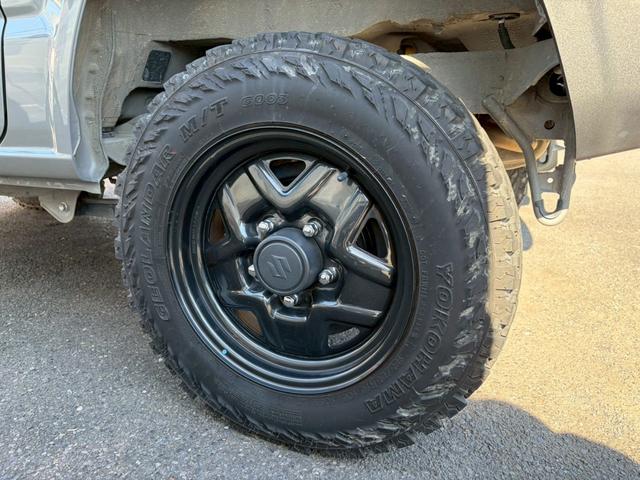 ジムニー ＸＬ　４ＷＤ　ドライブレコーダー　衝突被害軽減システム　オートライト　スマートキー　アイドリングストップ　ＭＴ　盗難防止システム　ＡＢＳ　ＥＳＣ　衝突安全ボディ　エアコン　パワーウィンドウ　運転席エアバッグ（10枚目）