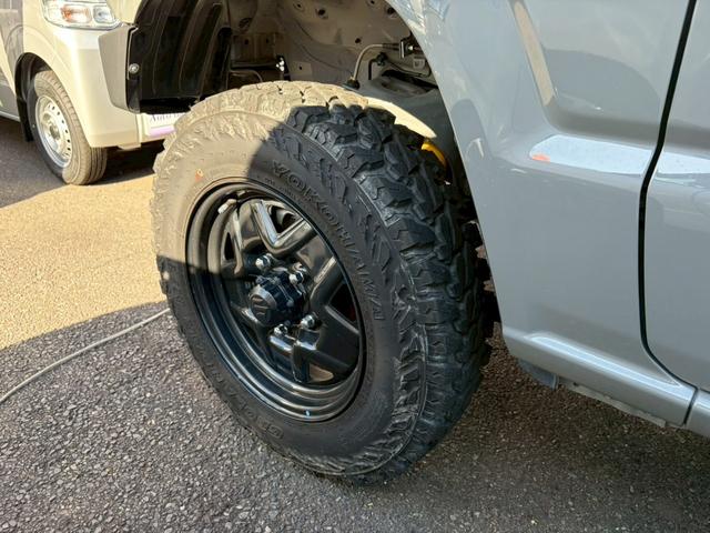 ジムニー ＸＬ　４ＷＤ　ドライブレコーダー　衝突被害軽減システム　オートライト　スマートキー　アイドリングストップ　ＭＴ　盗難防止システム　ＡＢＳ　ＥＳＣ　衝突安全ボディ　エアコン　パワーウィンドウ　運転席エアバッグ（11枚目）