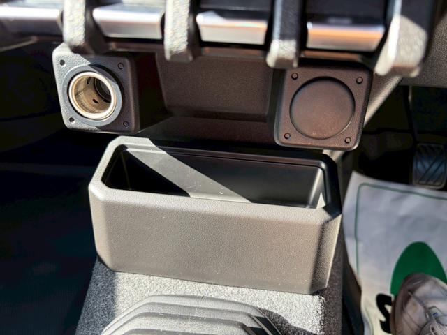 ジムニー ＸＬ　４ＷＤ　ドライブレコーダー　衝突被害軽減システム　オートライト　スマートキー　アイドリングストップ　ＭＴ　盗難防止システム　ＡＢＳ　ＥＳＣ　衝突安全ボディ　エアコン　パワーウィンドウ　運転席エアバッグ（42枚目）