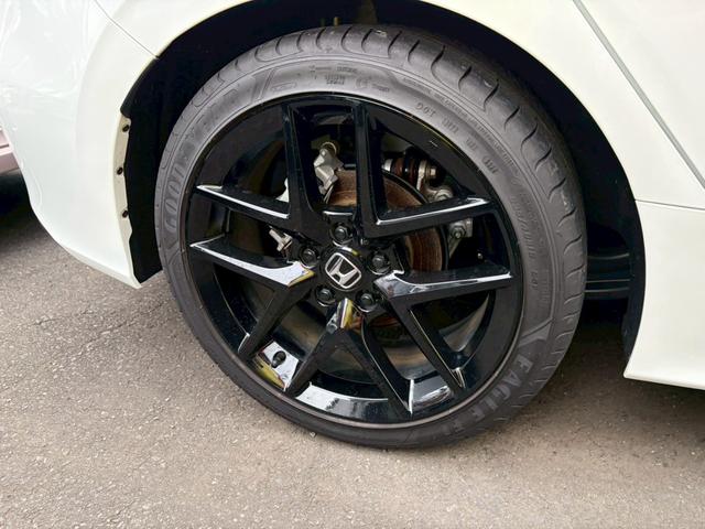 シビック ＲＳ　ドライブレコーダー　クリアランスソナー　オートクルーズコントロール　衝突被害軽減システム　ＬＥＤヘッドランプ　ＭＴ　スマートキー　盗難防止システム　衝突安全ボディ　ＡＢＳ　ＥＳＣ　エアコン（9枚目）