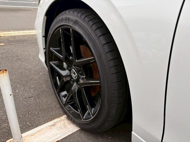 シビック ＲＳ　ドライブレコーダー　クリアランスソナー　オートクルーズコントロール　衝突被害軽減システム　ＬＥＤヘッドランプ　ＭＴ　スマートキー　盗難防止システム　衝突安全ボディ　ＡＢＳ　ＥＳＣ　エアコン（11枚目）