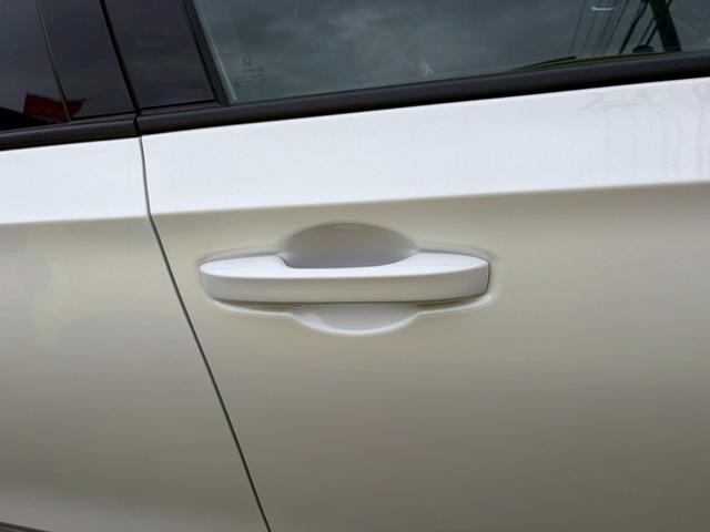 シビック ＲＳ　ドライブレコーダー　クリアランスソナー　オートクルーズコントロール　衝突被害軽減システム　ＬＥＤヘッドランプ　ＭＴ　スマートキー　盗難防止システム　衝突安全ボディ　ＡＢＳ　ＥＳＣ　エアコン（12枚目）