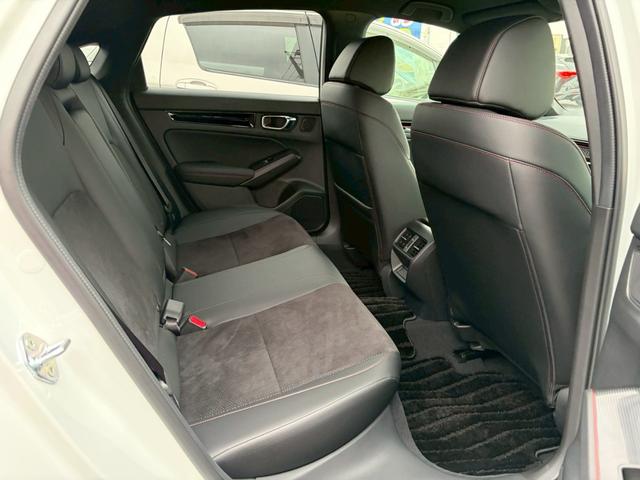 シビック ＲＳ　ドライブレコーダー　クリアランスソナー　オートクルーズコントロール　衝突被害軽減システム　ＬＥＤヘッドランプ　ＭＴ　スマートキー　盗難防止システム　衝突安全ボディ　ＡＢＳ　ＥＳＣ　エアコン（20枚目）