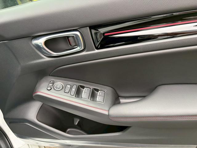 シビック ＲＳ　ドライブレコーダー　クリアランスソナー　オートクルーズコントロール　衝突被害軽減システム　ＬＥＤヘッドランプ　ＭＴ　スマートキー　盗難防止システム　衝突安全ボディ　ＡＢＳ　ＥＳＣ　エアコン（28枚目）