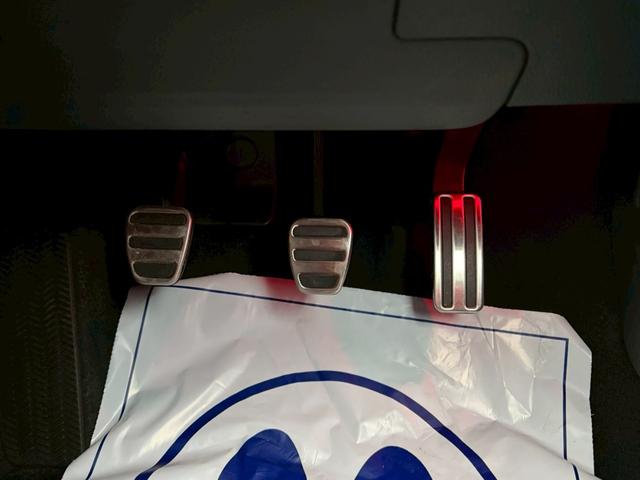 シビック ＲＳ　ドライブレコーダー　クリアランスソナー　オートクルーズコントロール　衝突被害軽減システム　ＬＥＤヘッドランプ　ＭＴ　スマートキー　盗難防止システム　衝突安全ボディ　ＡＢＳ　ＥＳＣ　エアコン（43枚目）