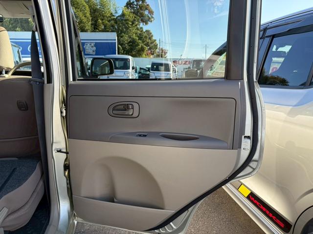 タント Ｘ　電動スライドドア　スマートキー　ベンチシート　ＣＶＴ　盗難防止システム　ＡＢＳ　衝突安全ボディ　エアコン　パワーステアリング（18枚目）