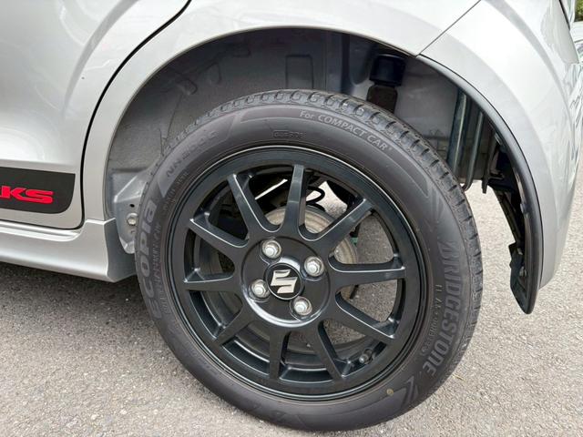 アルトワークス ベースグレード　オートライト　ＨＩＤ　スマートキー　電動格納ミラー　ＭＴ　盗難防止システム　ＡＢＳ　ＥＳＣ　ＵＳＢ　アルミホイール　衝突安全ボディ　エアコン　パワーステアリング　パワーウィンドウ（11枚目）