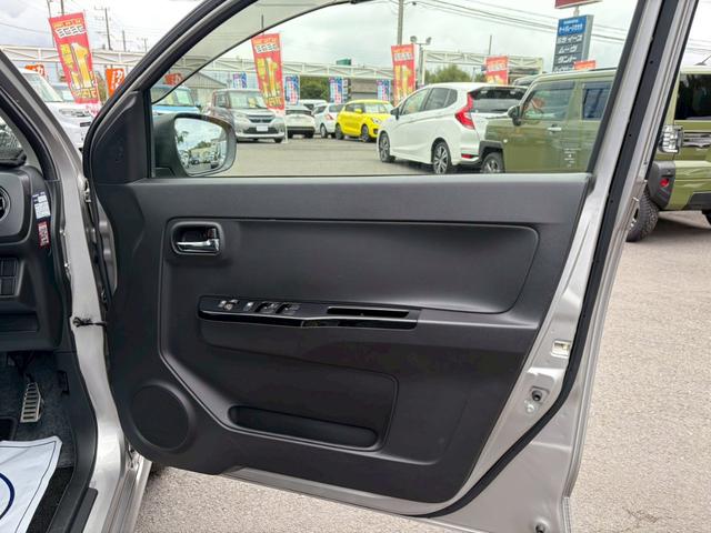 アルトワークス ベースグレード　オートライト　ＨＩＤ　スマートキー　電動格納ミラー　ＭＴ　盗難防止システム　ＡＢＳ　ＥＳＣ　ＵＳＢ　アルミホイール　衝突安全ボディ　エアコン　パワーステアリング　パワーウィンドウ（25枚目）