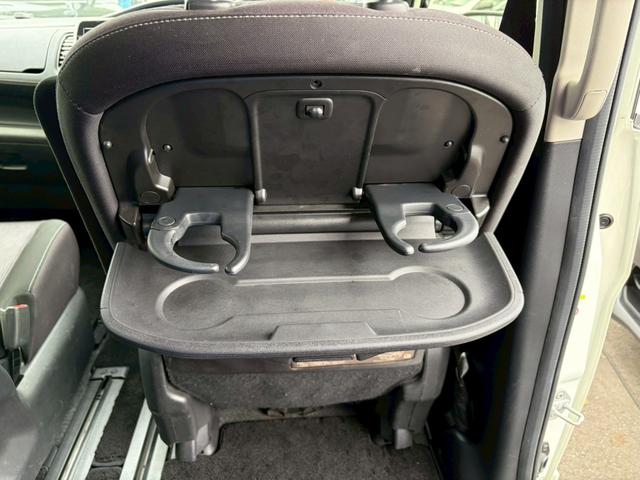 セレナ ハイウェイスター　ＶセレクションＩＩ　ドライブレコーダー　ＥＴＣ　フロントカメラ　ナビ　ＴＶ　クリアランスソナー　オートクルーズコントロール　パークアシスト　衝突被害軽減システム　両側電動スライドドア　オートライト　ＬＥＤヘッドランプ（31枚目）