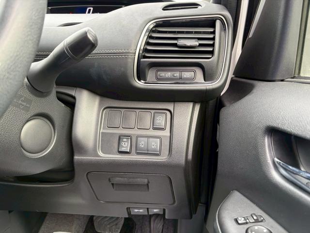 セレナ ハイウェイスター　ＶセレクションＩＩ　ドライブレコーダー　ＥＴＣ　フロントカメラ　ナビ　ＴＶ　クリアランスソナー　オートクルーズコントロール　パークアシスト　衝突被害軽減システム　両側電動スライドドア　オートライト　ＬＥＤヘッドランプ（47枚目）