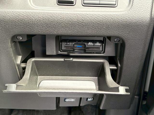 セレナ ハイウェイスター　ＶセレクションＩＩ　ドライブレコーダー　ＥＴＣ　フロントカメラ　ナビ　ＴＶ　クリアランスソナー　オートクルーズコントロール　パークアシスト　衝突被害軽減システム　両側電動スライドドア　オートライト　ＬＥＤヘッドランプ（49枚目）