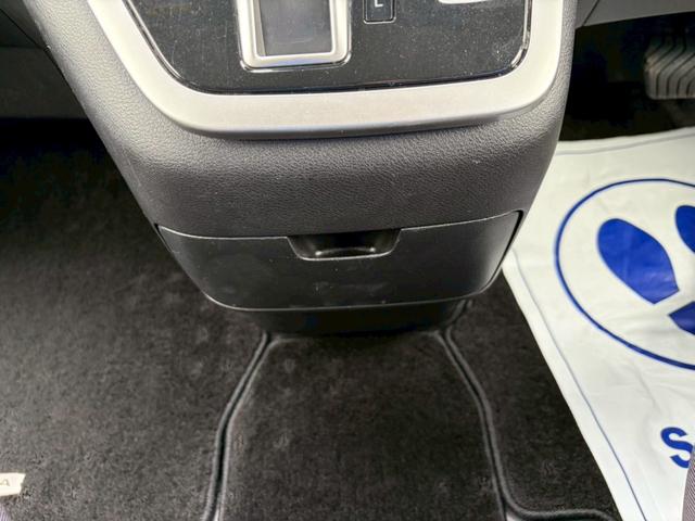 セレナ ハイウェイスター　ＶセレクションＩＩ　ドライブレコーダー　ＥＴＣ　フロントカメラ　ナビ　ＴＶ　クリアランスソナー　オートクルーズコントロール　パークアシスト　衝突被害軽減システム　両側電動スライドドア　オートライト　ＬＥＤヘッドランプ（56枚目）