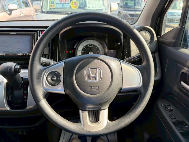 ハンドルの状態が悪いと運転に集中できませんよね。こちらの車、お気軽にお問い合わせください。