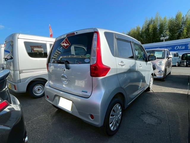 デイズ Ｘ　全周囲カメラ　ナビ　ＴＶ　スマートキー　アイドリングストップ　電動格納ミラー　ベンチシート　ＣＶＴ　盗難防止システム　ＡＢＳ　ＣＤ　ＵＳＢ　ミュージックプレイヤー接続可　衝突安全ボディ　エアコン（6枚目）