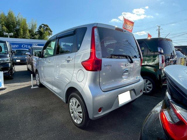 デイズ Ｘ　全周囲カメラ　ナビ　ＴＶ　スマートキー　アイドリングストップ　電動格納ミラー　ベンチシート　ＣＶＴ　盗難防止システム　ＡＢＳ　ＣＤ　ＵＳＢ　ミュージックプレイヤー接続可　衝突安全ボディ　エアコン（7枚目）