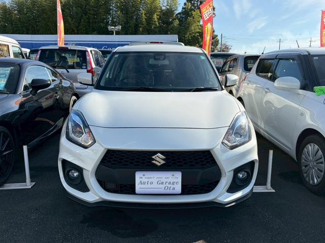 スイフトスポーツ ベースグレード　クリアランスソナー　オートクルーズコントロール　レーンアシスト　衝突被害軽減システム　アルミホイール　オートライト　ＬＥＤヘッドランプ　スマートキー　電動格納ミラー　シートヒーター　ＭＴ（4枚目）