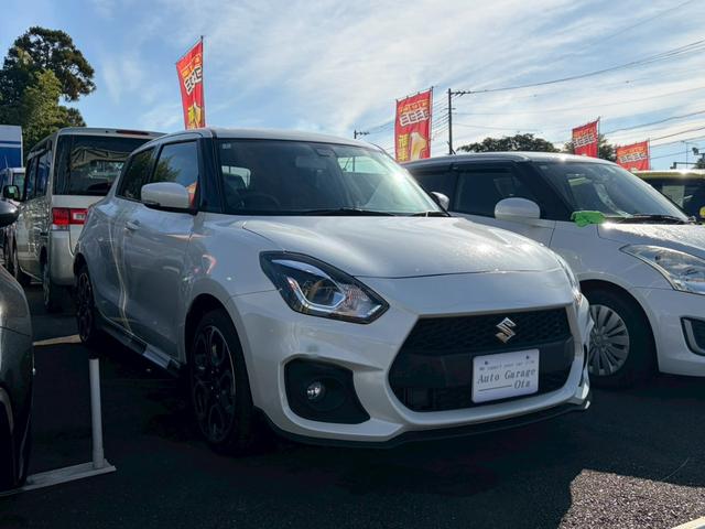 スイフトスポーツ ベースグレード　クリアランスソナー　オートクルーズコントロール　レーンアシスト　衝突被害軽減システム　アルミホイール　オートライト　ＬＥＤヘッドランプ　スマートキー　電動格納ミラー　シートヒーター　ＭＴ（5枚目）