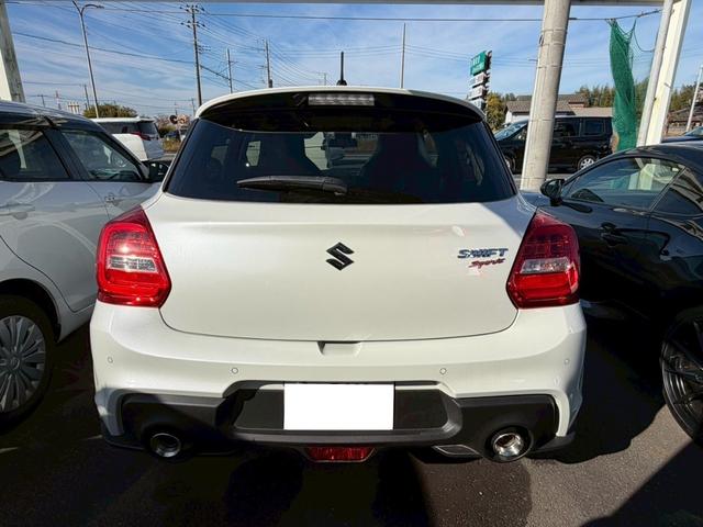 スイフトスポーツ ベースグレード　クリアランスソナー　オートクルーズコントロール　レーンアシスト　衝突被害軽減システム　アルミホイール　オートライト　ＬＥＤヘッドランプ　スマートキー　電動格納ミラー　シートヒーター　ＭＴ（7枚目）