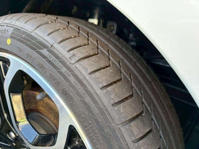 スイフトスポーツ ベースグレード　クリアランスソナー　オートクルーズコントロール　レーンアシスト　衝突被害軽減システム　アルミホイール　オートライト　ＬＥＤヘッドランプ　スマートキー　電動格納ミラー　シートヒーター　ＭＴ（11枚目）