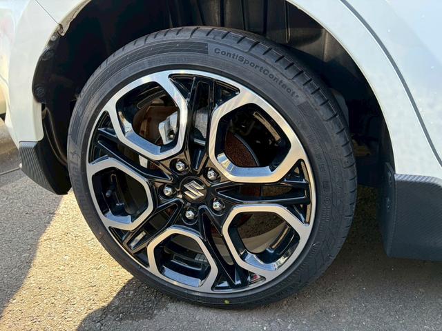 スイフトスポーツ ベースグレード　クリアランスソナー　オートクルーズコントロール　レーンアシスト　衝突被害軽減システム　アルミホイール　オートライト　ＬＥＤヘッドランプ　スマートキー　電動格納ミラー　シートヒーター　ＭＴ（12枚目）