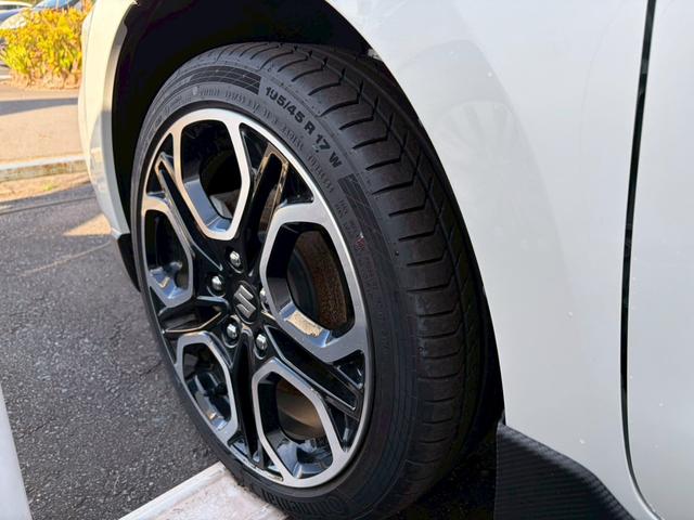 スイフトスポーツ ベースグレード　クリアランスソナー　オートクルーズコントロール　レーンアシスト　衝突被害軽減システム　アルミホイール　オートライト　ＬＥＤヘッドランプ　スマートキー　電動格納ミラー　シートヒーター　ＭＴ（14枚目）