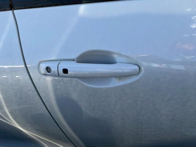 スイフトスポーツ ベースグレード　クリアランスソナー　オートクルーズコントロール　レーンアシスト　衝突被害軽減システム　アルミホイール　オートライト　ＬＥＤヘッドランプ　スマートキー　電動格納ミラー　シートヒーター　ＭＴ（18枚目）