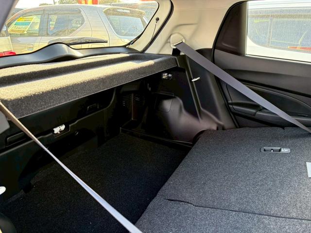 スイフトスポーツ ベースグレード　クリアランスソナー　オートクルーズコントロール　レーンアシスト　衝突被害軽減システム　アルミホイール　オートライト　ＬＥＤヘッドランプ　スマートキー　電動格納ミラー　シートヒーター　ＭＴ（26枚目）