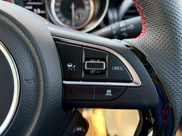 スイフトスポーツ ベースグレード　クリアランスソナー　オートクルーズコントロール　レーンアシスト　衝突被害軽減システム　アルミホイール　オートライト　ＬＥＤヘッドランプ　スマートキー　電動格納ミラー　シートヒーター　ＭＴ（39枚目）