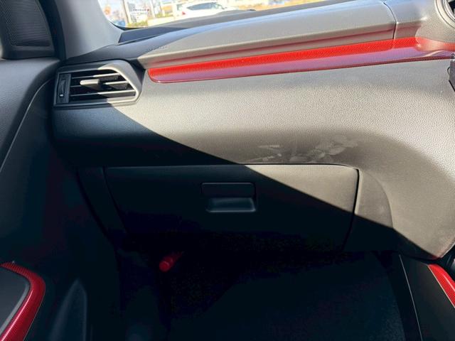 スイフトスポーツ ベースグレード　クリアランスソナー　オートクルーズコントロール　レーンアシスト　衝突被害軽減システム　アルミホイール　オートライト　ＬＥＤヘッドランプ　スマートキー　電動格納ミラー　シートヒーター　ＭＴ（53枚目）