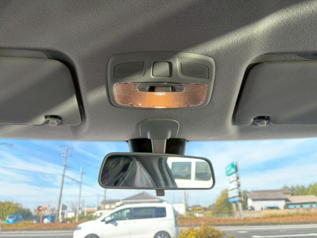 スイフトスポーツ ベースグレード　クリアランスソナー　オートクルーズコントロール　レーンアシスト　衝突被害軽減システム　アルミホイール　オートライト　ＬＥＤヘッドランプ　スマートキー　電動格納ミラー　シートヒーター　ＭＴ（55枚目）