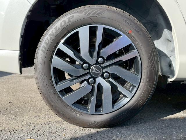 トール カスタムＧ　バックカメラ　ＴＶ　両側電動スライドドア　クリアランスソナー　オートクルーズコントロール　衝突被害軽減システム　アルミホイール　オートライト　ＬＥＤヘッドランプ　スマートキー　アイドリングストップ（12枚目）