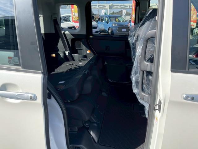 トール カスタムＧ　バックカメラ　ＴＶ　両側電動スライドドア　クリアランスソナー　オートクルーズコントロール　衝突被害軽減システム　アルミホイール　オートライト　ＬＥＤヘッドランプ　スマートキー　アイドリングストップ（28枚目）