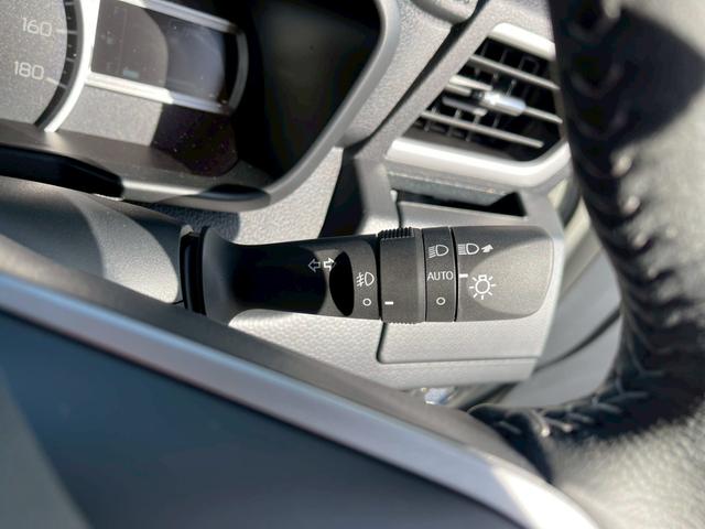 トール カスタムＧ　バックカメラ　ＴＶ　両側電動スライドドア　クリアランスソナー　オートクルーズコントロール　衝突被害軽減システム　アルミホイール　オートライト　ＬＥＤヘッドランプ　スマートキー　アイドリングストップ（45枚目）