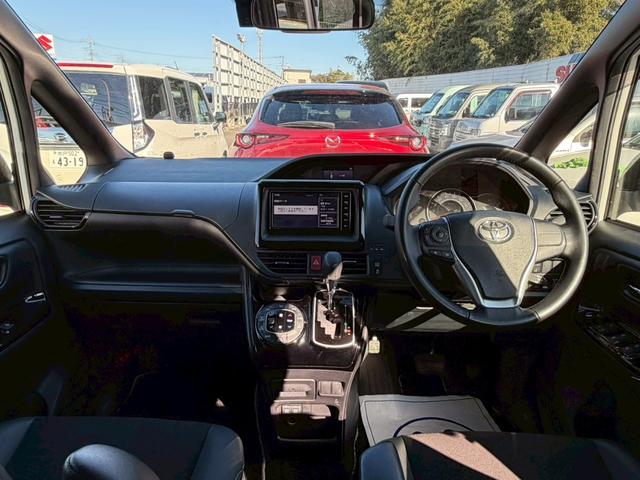 ノア Ｓｉ　ダブルバイビーＩＩ　ＥＴＣ　クリアランスソナー　オートクルーズコントロール　レーンアシスト　衝突被害軽減システム　両側電動スライドドア　オートマチックハイビーム　ＬＥＤヘッドランプ　スマートキー　アイドリングストップ（6枚目）