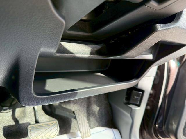 フレア ＸＳ　スマートキー　アイドリングストップ　ベンチシート　ＣＶＴ　盗難防止システム　ＡＢＳ　アルミホイール　衝突安全ボディ　エアコン　パワーステアリング　パワーウィンドウ　運転席エアバッグ　助手席エアバッグ（30枚目）