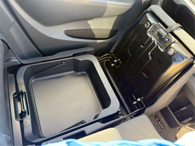 フレア ＸＳ　スマートキー　アイドリングストップ　ベンチシート　ＣＶＴ　盗難防止システム　ＡＢＳ　アルミホイール　衝突安全ボディ　エアコン　パワーステアリング　パワーウィンドウ　運転席エアバッグ　助手席エアバッグ（35枚目）