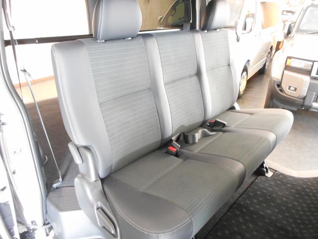 ハイエースバン ロングスーパーGL ダークプライムS 登録済み未使用車 両側パワースライド パノラミックビューカメラ LEDヘッドライト LEDフォグランプ トヨタセーフティセンス フロアマット リアエアコン リアヒーター 専用スマートキー(33枚目)