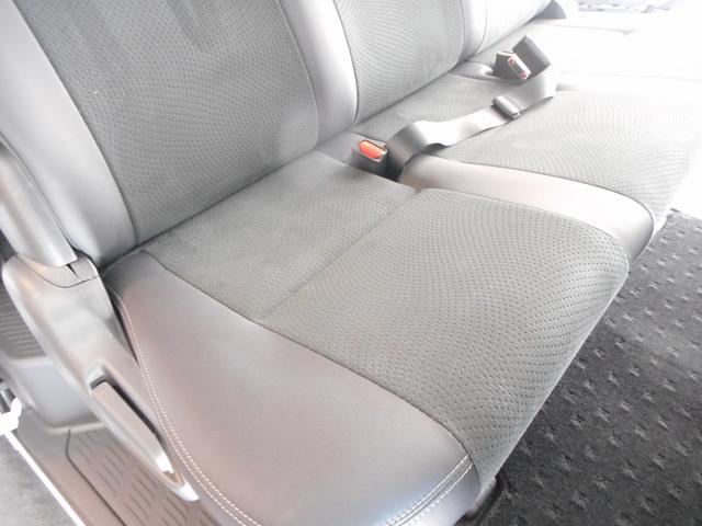 ハイエースバン スーパーＧＬ　ダークプライムＩＩ　登録済み未使用車　ＬＥＤヘッドライト　両側パワースライド　パノラミックビューカメラ　純正フロアマット　トヨタセーフティセンス（33枚目）