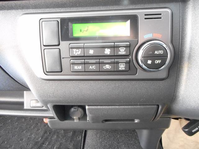 ハイエースバン スーパーＧＬ　ダークプライムＩＩ　登録済み未使用車　ＬＥＤヘッドライト　両側パワースライド　パノラミックビューカメラ　純正フロアマット　トヨタセーフティセンス（41枚目）