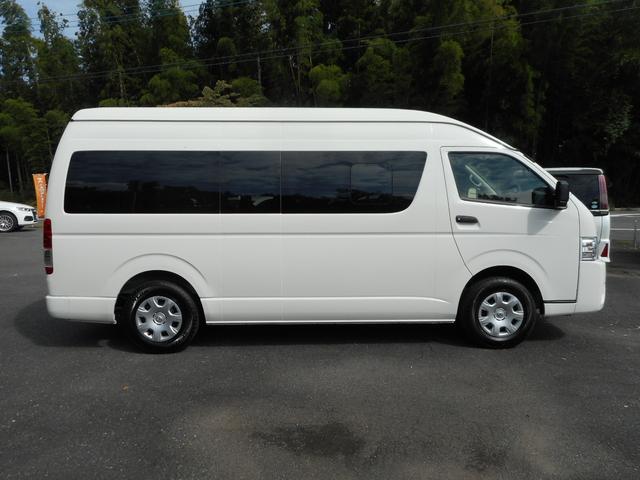 ハイエースバン ＳロングワイドＤＸ　ＧＬパッケージ　ディーゼル４ＷＤ　ＬＥＤヘッドランプ　パノラミックビューカメラ　リアエアコン　リアヒーター　助手席側ＳＲＳエアーバッグプリテンショナー＆フォースリミッター付き　スライドドアイージークローザー　マット（18枚目）