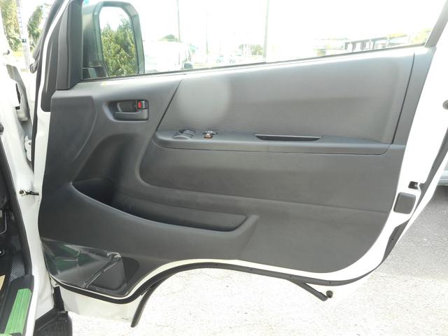 ハイエースバン ＳロングワイドＤＸ　ＧＬパッケージ　ディーゼル４ＷＤ　ＬＥＤヘッドランプ　パノラミックビューカメラ　リアエアコン　リアヒーター　助手席側ＳＲＳエアーバッグプリテンショナー＆フォースリミッター付き　スライドドアイージークローザー　マット（20枚目）