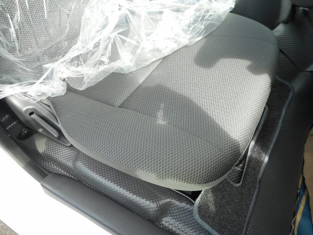 ハイエースバン ＳロングワイドＤＸ　ＧＬパッケージ　ディーゼル４ＷＤ　ＬＥＤヘッドランプ　パノラミックビューカメラ　リアエアコン　リアヒーター　助手席側ＳＲＳエアーバッグプリテンショナー＆フォースリミッター付き　スライドドアイージークローザー　マット（22枚目）