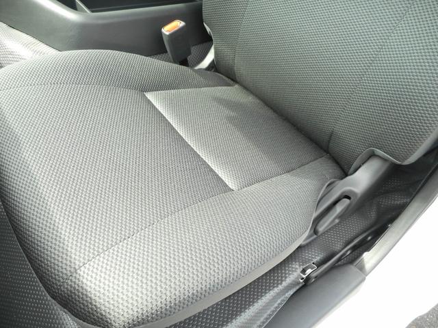 ハイエースバン ＳロングワイドＤＸ　ＧＬパッケージ　ディーゼル４ＷＤ　ＬＥＤヘッドランプ　パノラミックビューカメラ　リアエアコン　リアヒーター　助手席側ＳＲＳエアーバッグプリテンショナー＆フォースリミッター付き　スライドドアイージークローザー　マット（27枚目）