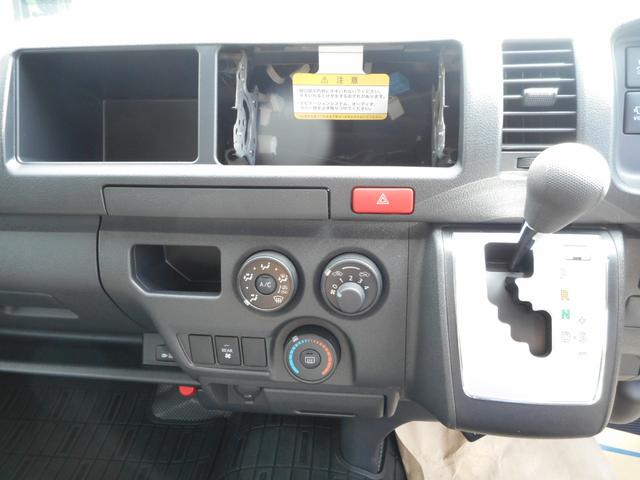 ハイエースバン ＳロングワイドＤＸ　ＧＬパッケージ　ディーゼル４ＷＤ　ＬＥＤヘッドランプ　パノラミックビューカメラ　リアエアコン　リアヒーター　助手席側ＳＲＳエアーバッグプリテンショナー＆フォースリミッター付き　スライドドアイージークローザー　マット（35枚目）