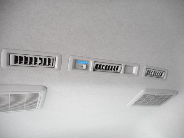 ハイエースバン ＳロングワイドＤＸ　ＧＬパッケージ　ディーゼル４ＷＤ　ＬＥＤヘッドランプ　パノラミックビューカメラ　リアエアコン　リアヒーター　助手席側ＳＲＳエアーバッグプリテンショナー＆フォースリミッター付き　スライドドアイージークローザー　マット（39枚目）