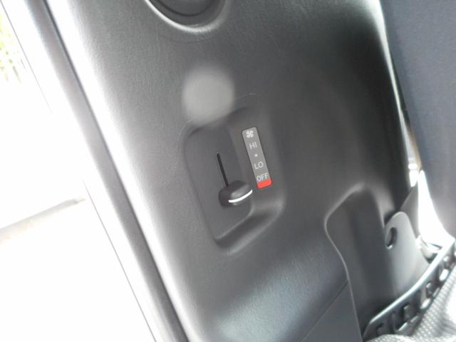 ハイエースバン ＳロングワイドＤＸ　ＧＬパッケージ　ディーゼル４ＷＤ　ＬＥＤヘッドランプ　パノラミックビューカメラ　リアエアコン　リアヒーター　助手席側ＳＲＳエアーバッグプリテンショナー＆フォースリミッター付き　スライドドアイージークローザー　マット（40枚目）