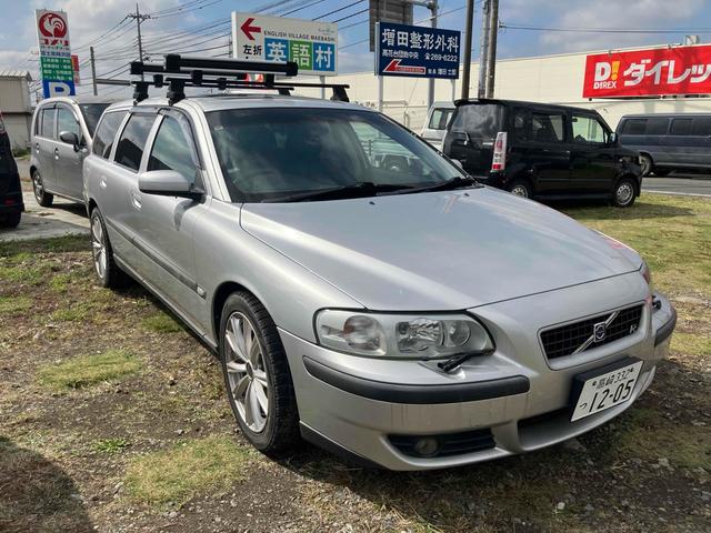 Ｖ７０ Ｒ　４ＷＤ　ＥＴＣ　ナビ　オートクルーズコントロール　アルミホイール　ＨＩＤ　サンルーフ　パワーシート　ターボ　シートヒーター　ＡＴ　盗難防止システム　ＡＢＳ　ＣＤ　エアコン　パワーステアリング（13枚目）