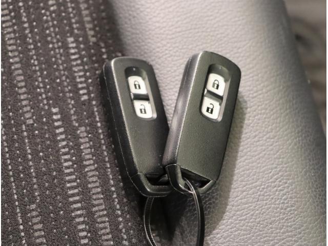 Ｎ－ＯＮＥ プレミアム　クルコン　運転席エアバック　横滑防止　イモビライザー　ＵＳＢ接続　ＥＴＣ装備　バックモニター　助手席エアバック　パワーステ　フルオートエアコン　スマ－トキ－　キーレス　サイドエアバック（26枚目）
