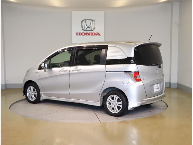 フリードスパイクハイブリッド ハイブリッド エアバッグ ワンセグ ナビTV パワーウインドウ 横滑り防止 キーレスキー パワステ 左右スライドドア Wエアバッグ ETC オートエアコン ABS リアカメラ DVD再生可 iストップ(5枚目)